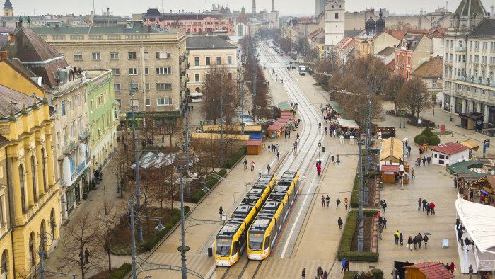 Leállt a tömegközlekedés a második legnagyobb hazai városban