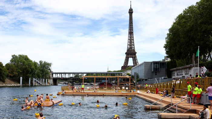 Ismét lehet fürdeni a Szajnában Párizsban