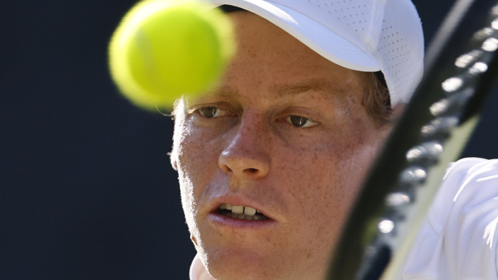 Wimbledon: a világelső Sinner lesz a címvédő Alcaraz ellenfele a döntőben