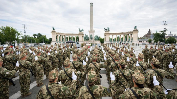 Megjelentek a Gripenek a főváros fölött