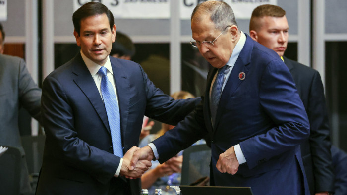 Összeült az amerikai és az orosz külügyminiszter - Szijjártó Péter is ott volt