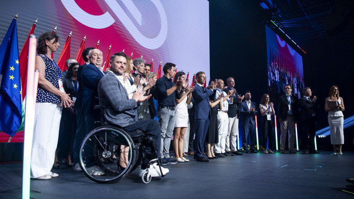 Lebuborékozták Magyar Pétert és a Tisza Pártot