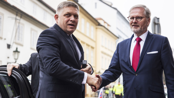Petr Fiala elutasította Robert Fico közös kormányülésre tett javaslatát