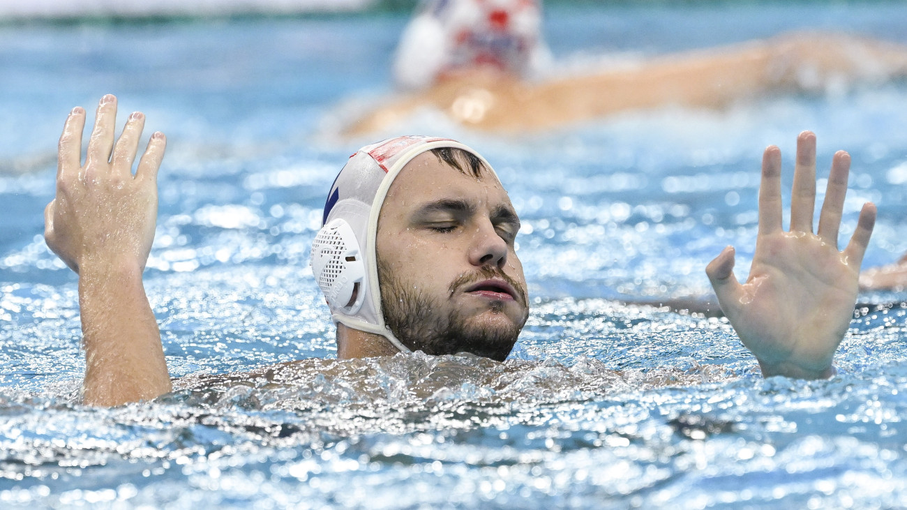 A horvát Rino Buric a férfi vízilabdatorna negyeddöntőjében játszott Horvátország - Magyarország mérkőzésen a szingapúri vizes világbajnokságon az OCBC Aquatic Centre-ben 2025. július 20-án. A magyar válogatott 18-12-re győzött.