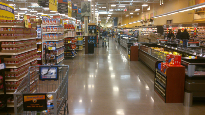 Késes támadás egy Walmartban, sok a sebesült