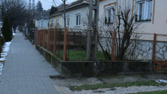 Védtelen időseket fosztottak ki