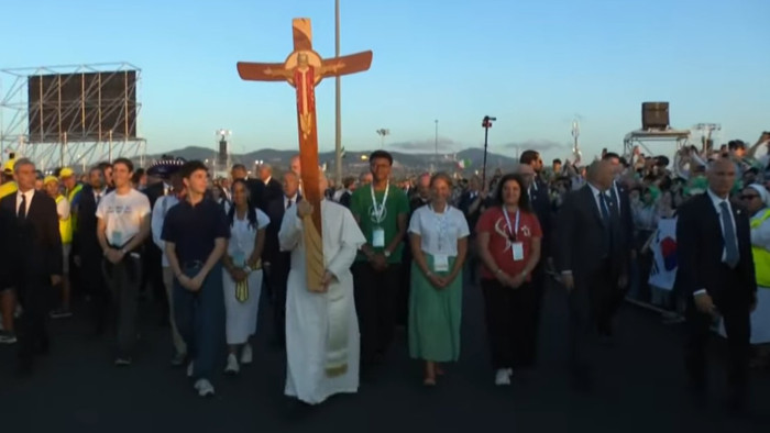 XIV. Leó pápa a fiatalokhoz: építsetek emberségesebb világot!