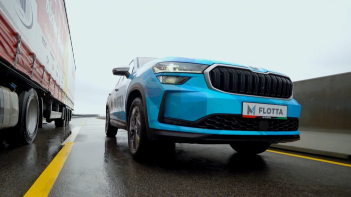 Kezdődik a rémálom, jönnek a hosszú terelések az M1-esen – videóval