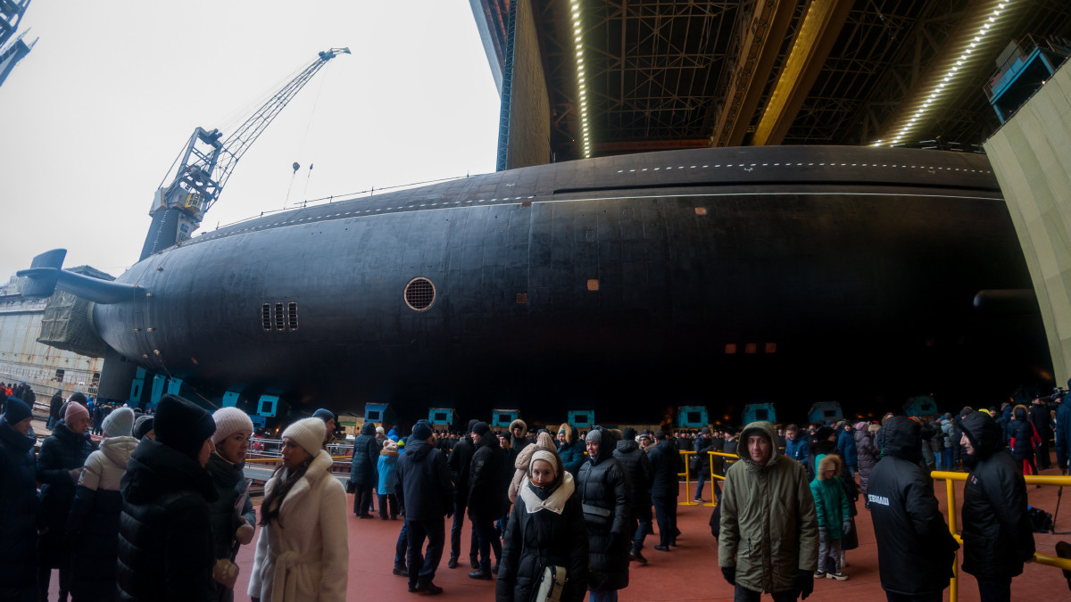 Pozsarszkij herceg orosz atomtengeralattjáró avatási ünnepség