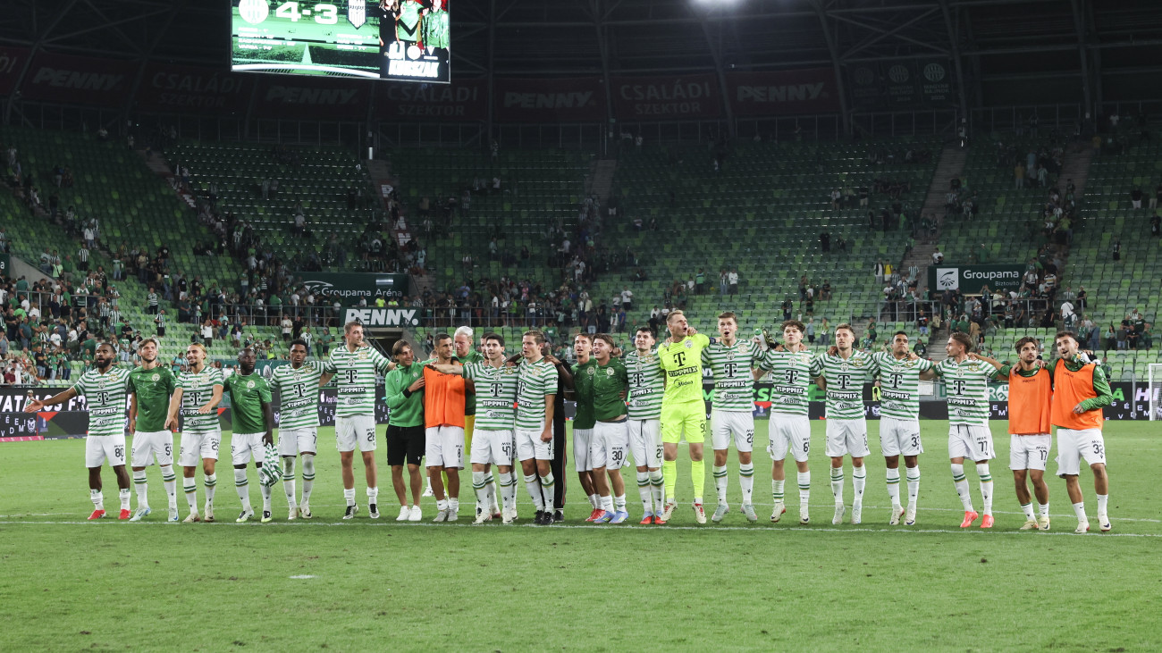 A győztes Ferencváros játékosai a labdarúgó Bajnokok Ligája selejtezőjének 2. fordulójában játszott Ferencvárosi TC - Noah visszavágó mérkőzés végén a Groupama Arénában 2025. július 30-án. A Ferencváros 4-3-ra győzött.
