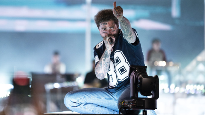 A világ egyik legellentmondásosabb sztárja lépett fel Budapesten - képek