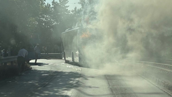 Videókon a kigyulladt buszok – Karácsony Gergely is megszólalt