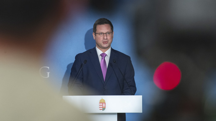 Bejelentésekkel érkezik a kormány