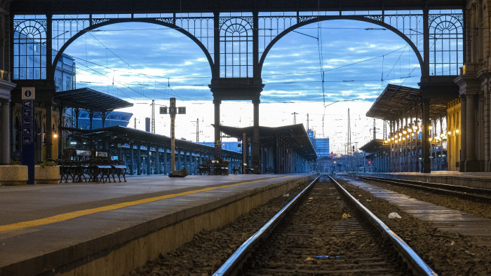 Elhunyt Székely Tamás