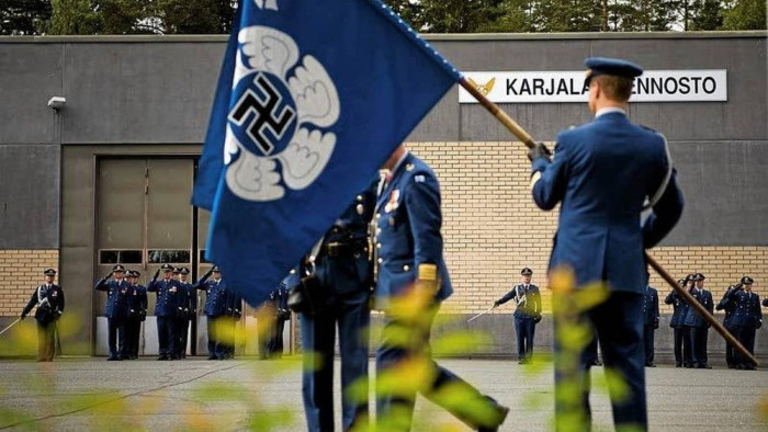 A horogkereszt már kínos Finnországnak, elköszönnek tőle