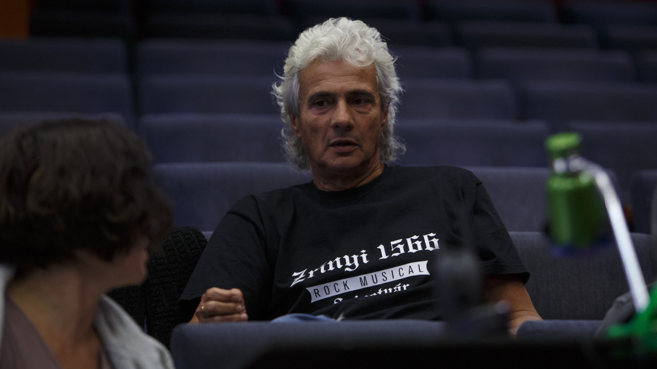 Moravetz Levente rendező Moravetz - Balásy - Horváth - Papp: Zrínyi 1566 című rockmusical próbáján a zalaegerszegi Hevesi Sándor Színházban 2019. október 8-án. A darabot október 11-én mutatják be.