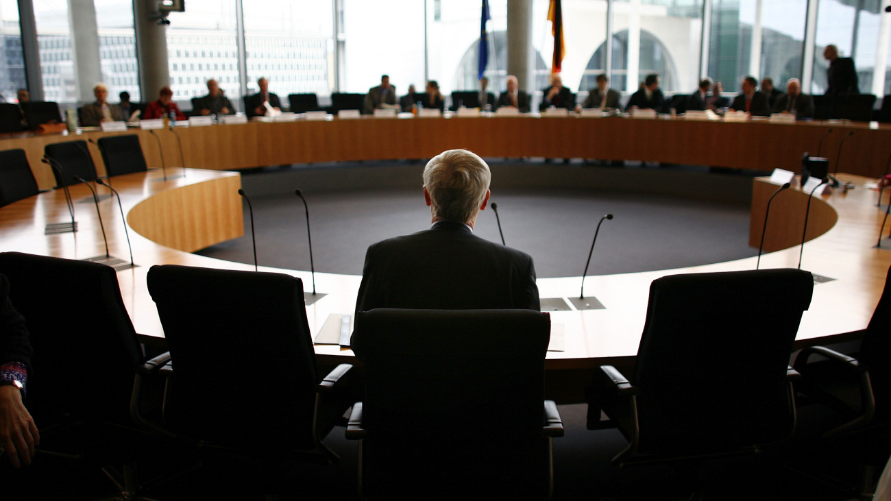 BERLIN - DECEMBER 04: Former BND (Federal Intelligence Service) President August Hanning arrives for the Bundestag hearing on December 4, 2008 in Berlin, Germany. The first investigation committee continues hearing witnesses in open session concerning the commitment of the Federal Intelligence Service (BND) in Iraq during the Iraq war. (Photo by Carsten Koall/Getty Images)
