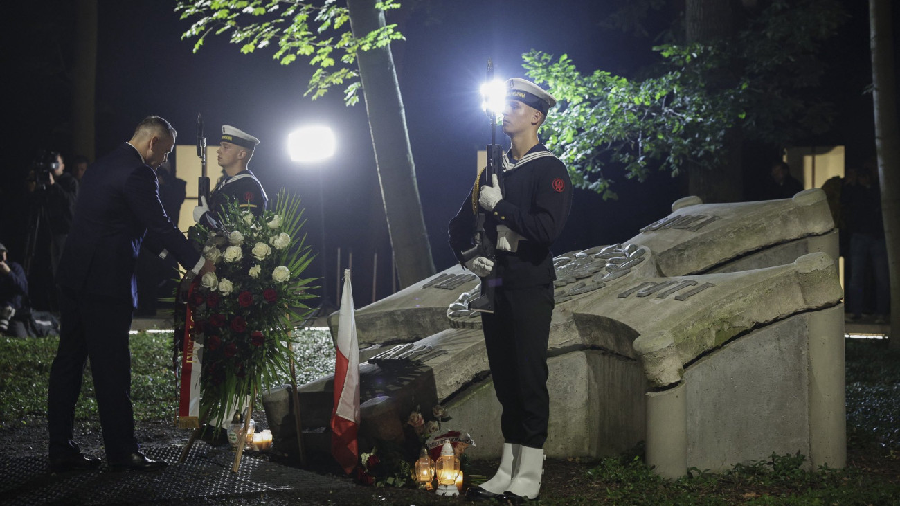 Karol Nawrocki lengyel elnök a háború kitörésének 86. évfordulója alkalmából rendezett megemlékezésen.