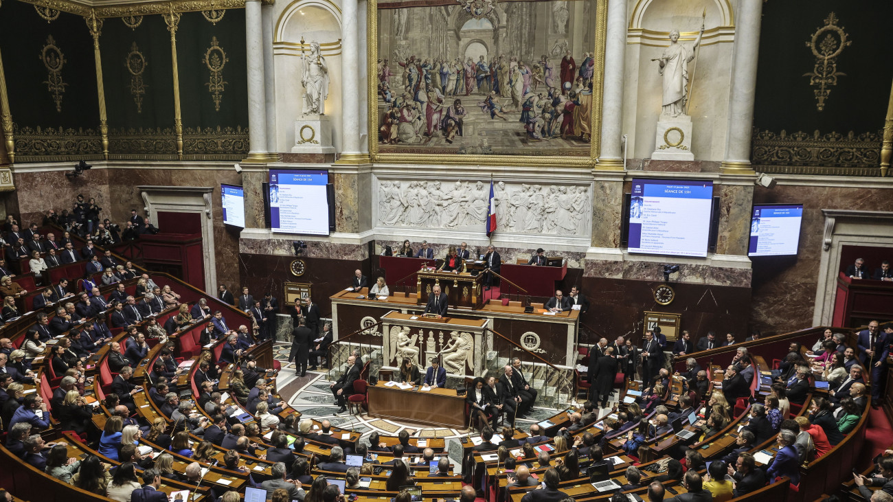 Francois Bayrou francia miniszterelnök politikai programját ismerteti a nemzetgyűlés párizsi üléstermében 2025. január 14-én.