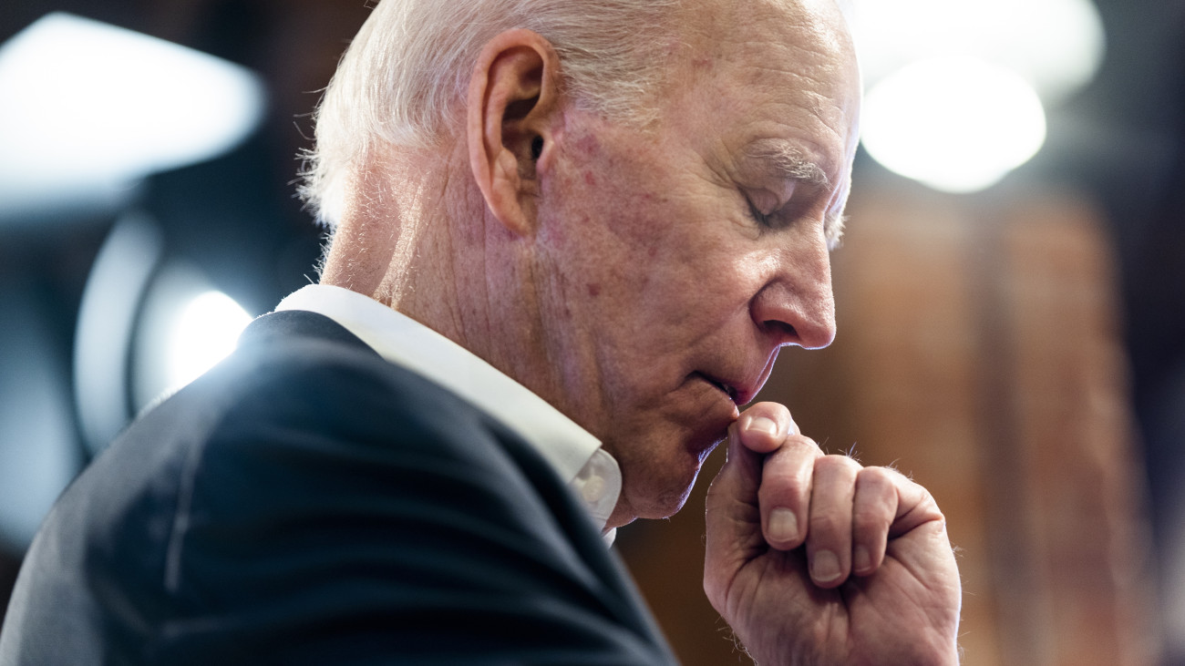 2020. január 30-án készült kép Joe Biden demokrata párti elnökjelöltről az Iowa állambeli Newtonban tartott kampányrendezvényen. Biden irodája 2025. május 18-án bejelentette, hogy a 82 éves volt államfő agresszív daganatos betegségben szenved.