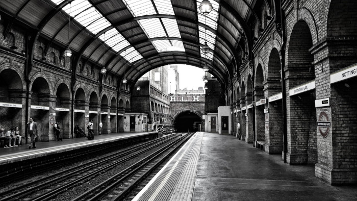 Káosz, gigaveszteségek és felháborodás: ilyen volt a metrósztrájk első keserves napja Londonban