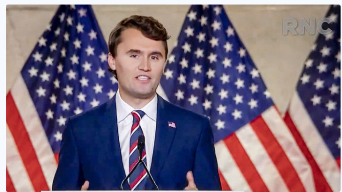 „Erőszak” – ezt a szót mondta ki a lelövése előtti pillanatban Charlie Kirk konzervatív influenszer
