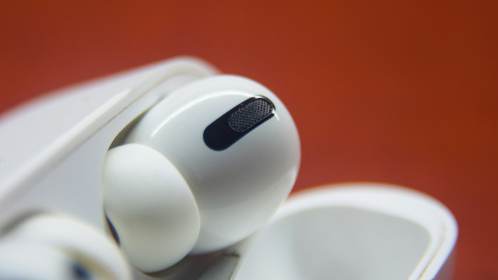 Szuper funkcióval érkezik az új AirPods, de...