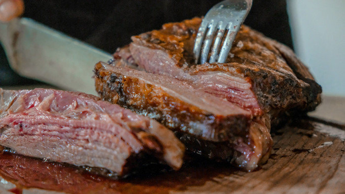 Friss kutatás: az emberek szívesebben mondanak le a húsról az egészségük érdekében, mint bármi másért