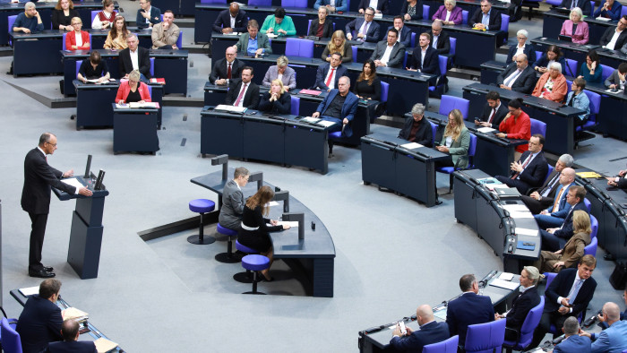 Kulcsfontosságú reformokat ígért a német kancellár, az AfD vezetője alibiintézkedésekkel vádolta