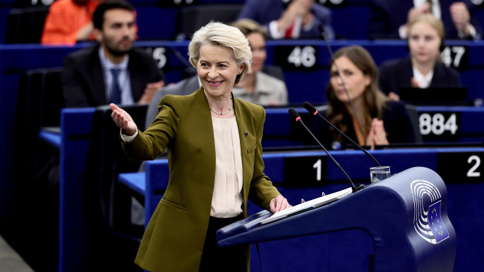 „Ideje elzárni a csapot” – több fronton támad az EU új orosz szankciós csomagja