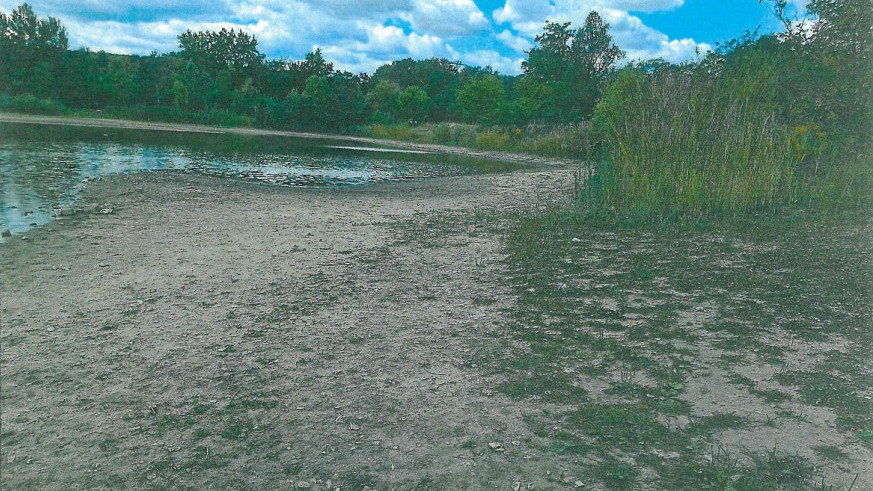Szinte teljesen kiszáradt a tatabányai Síkvölgyi horgász-tó