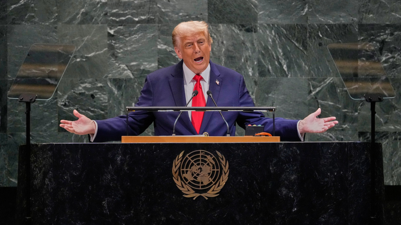 Donald Trump amerikai elnök beszédet mond az ENSZ-közgyűlés 80. ülésszakának csúcszintű általános vitáján a világszervezet New York-i székházában 2025. szeptember 23-án.