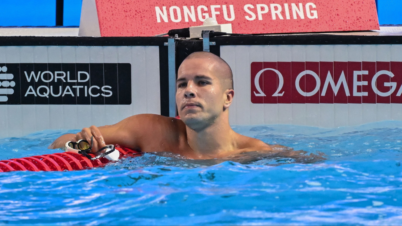 Szabó Szebasztián a férfi 50 méteres gyorsúszás középdöntője után a szingapúri vizes világbajnokságon a World Aquatics Arénában 2025. augusztus 1-jén.