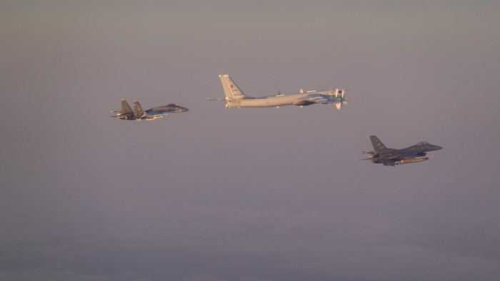 NATO: a szövetség a jövőben még nagyobb erővel fog fellépni a légtérsértések ellen