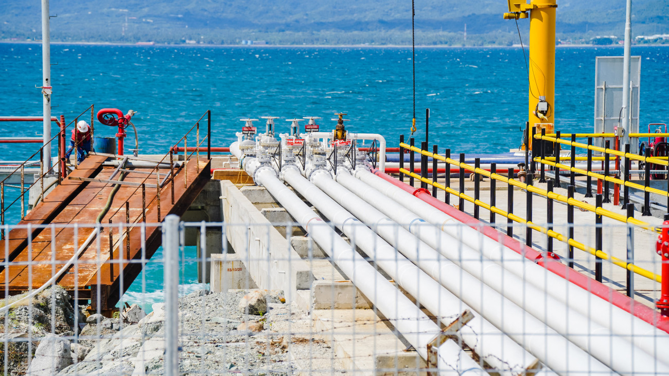 An oil or gas processing plant is a company engaged in the drilling, production, and distribution of petroleum and natural gas.