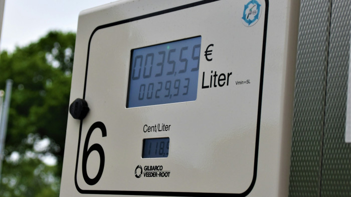 Négy autós tévhit, amelyeknek sokszor bedőlünk a tankoláskor