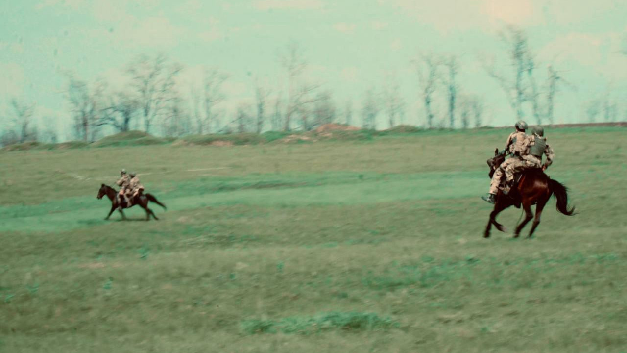 Lovas rohamosztagokat szervez az orosz hadsereg.