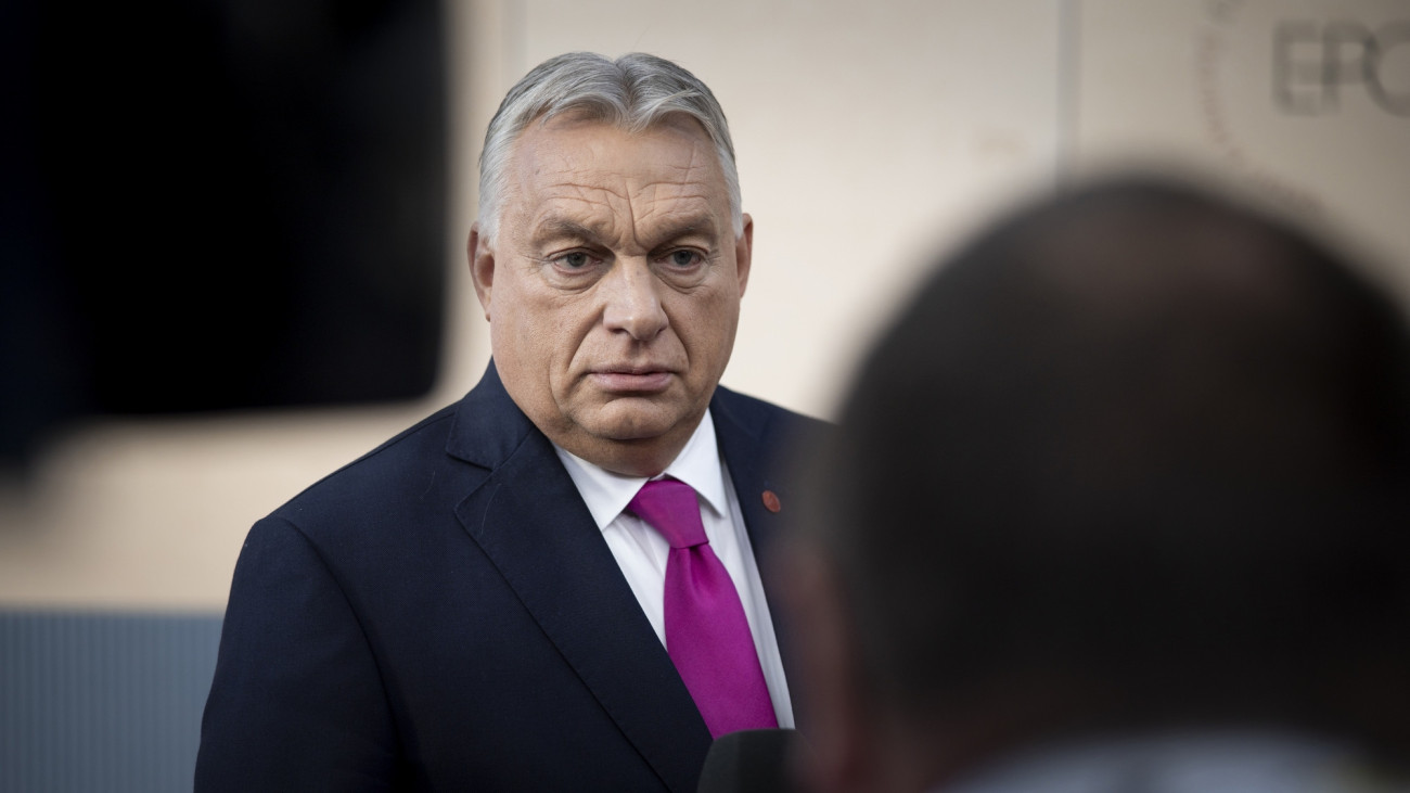 A Miniszterelnöki Kommunikációs Főosztály által közreadott képen Orbán Viktor miniszterelnök nyilatkozik az Európai Politikai Közösség (EPK) 7. csúcstalálkozóján Koppenhágában 2025. október 2-án. Európai Politikai Közösség tagállamainak vezetői félévente üléseznek. 