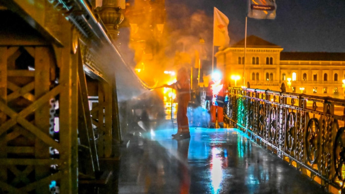 Megborotválják a Szabadság hidat