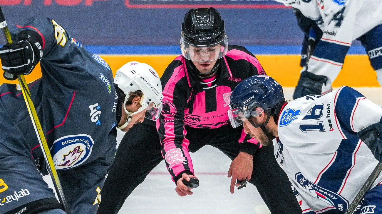 Október a mellrák elleni küzdelem hónapja, ehhez ezúttal is csatlakozik az Erste Liga: a Pink October kezdeményezés egész hónapban tart a liga valamennyi csapatánál és jégpályáján, mind a 33 mérkőzésen.