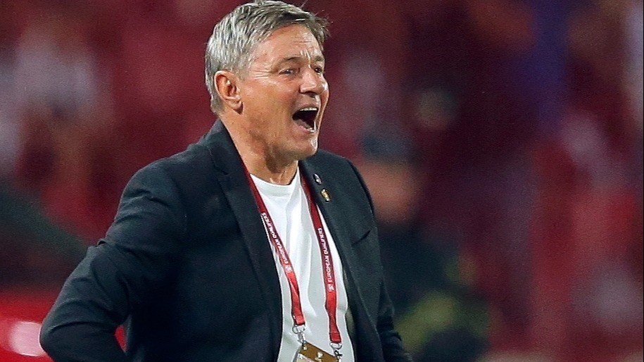 Dragan Stojkovic szerb szövetségi kapitány a 2026-os labdarúgó-világbajnokság európai K csoportjában játszott Szerbia-Anglia mérkõzésen Belgrádban 2025. szeptember 9-én. A találkozót az angol válogatott nyerte 5-0-ra.