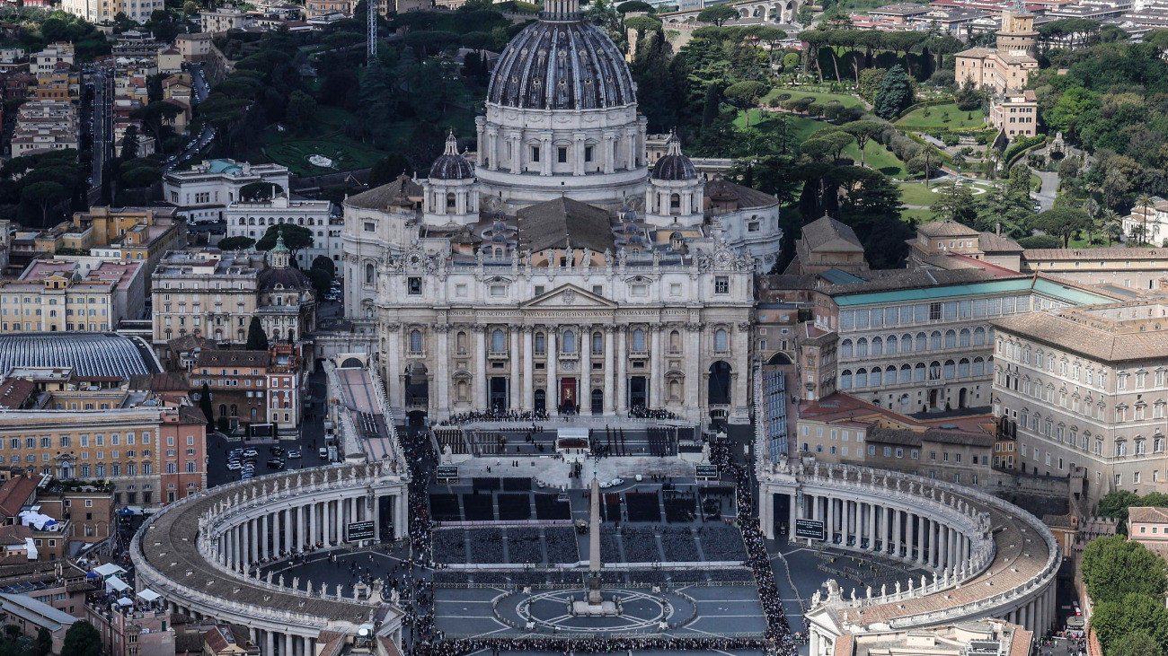 A Szent Péter térrel szomszédos vatikáni Szent Péter-bazilika