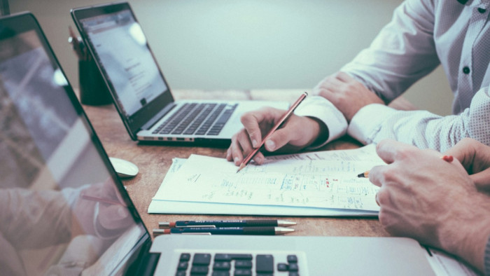 KSH: 45 ezer fővel csökkent az elsődleges munkaerőpiacon dolgozók száma