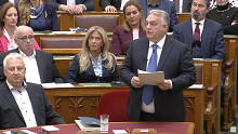 Orbán Viktor a parlamenti ciklus végén: a DK a következő ciklusban majd kövesse a tévéből az eseményeket!