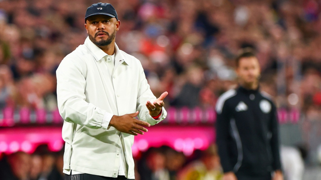 Vincent Kompany, a München vezetõedzõje a német elsõ osztályú labdarúgó-bajnokság, a Bundesliga 7. fordulójában játszott Bayern München- Dortmund mérkõzésen Münchenben 2025. október 18-án. A találkozót a bajor csapat nyerte 2-1-re.