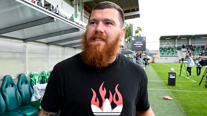 Térdpanasz után műtét: megszólalt a magyar válogatott csatár