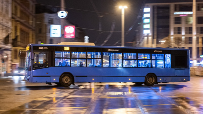 Bezavar a közösségi közlekedésbe az óraátállítás
