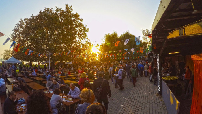 Most megtelik a szigligeti strand – jön a kétnapos süllőfesztivál!