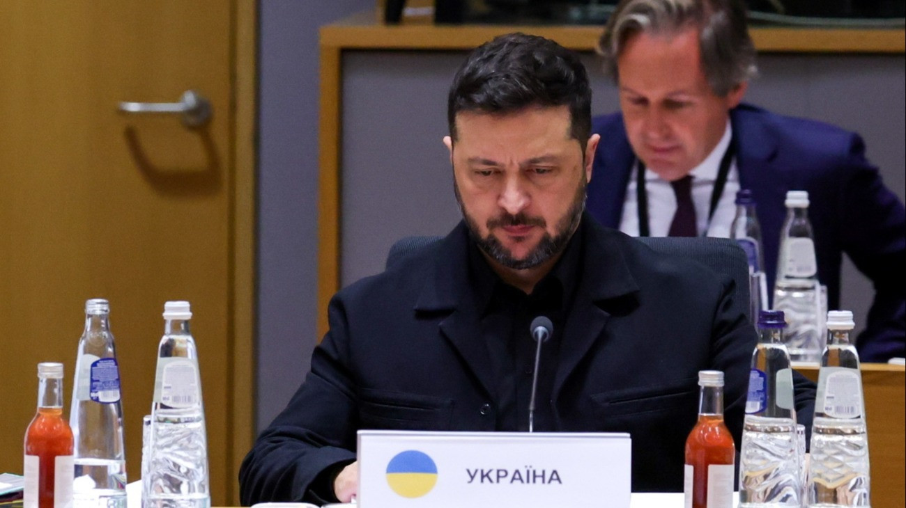 Volodimir Zelenszkij ukrán elnök az EU-tagországok állam-, és kormányfõinek csúcstalálkozóján Brüsszelben 2025. október 23-án.