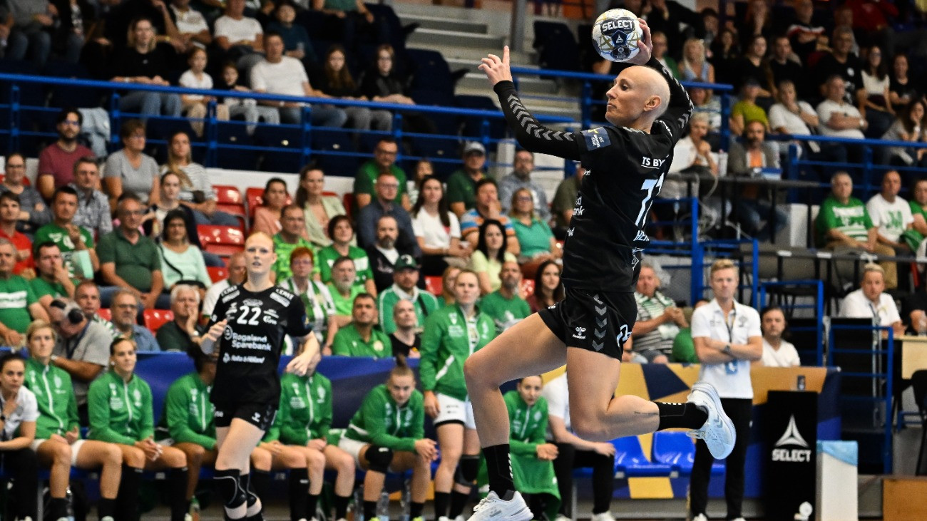 Camilla Herrem, a Sola HK játékosa a nõi kézilabda Bajnokok Ligája B csoportjának 3. fordulójában játszott FTC-Rail Cargo Hungaria  Sola HK mérkõzésen az Érd Arénában 2025. szeptember 27-én.